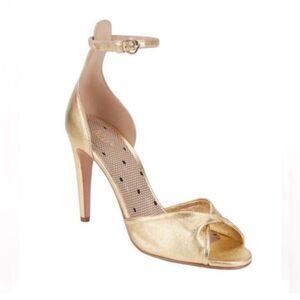 Red Valentino Gold Leather Stilettos
Sandals(Size 7,37)